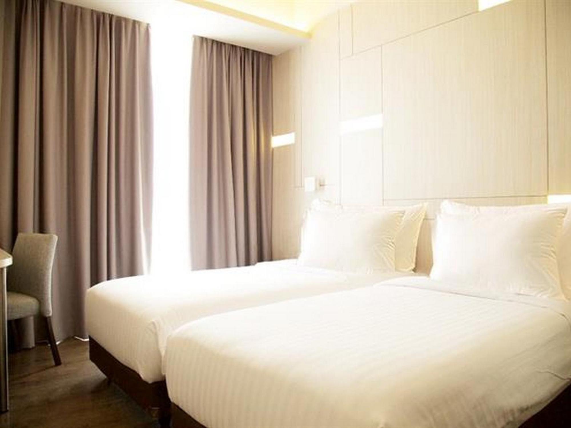 Swiss-Belinn Чікаранґ Екстер'єр фото
