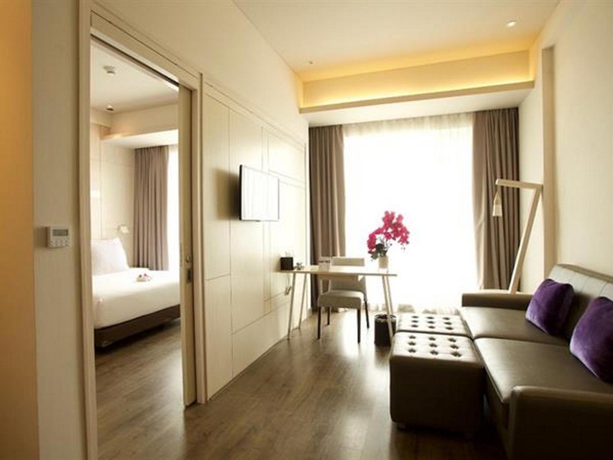 Swiss-Belinn Чікаранґ Екстер'єр фото